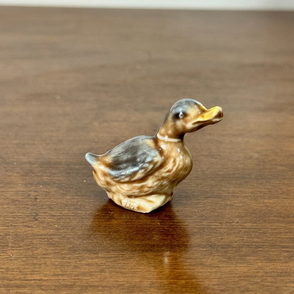 Vintage Wade of England Tea Figurine Mini Small Duck Porcelain/Ceramic 1"